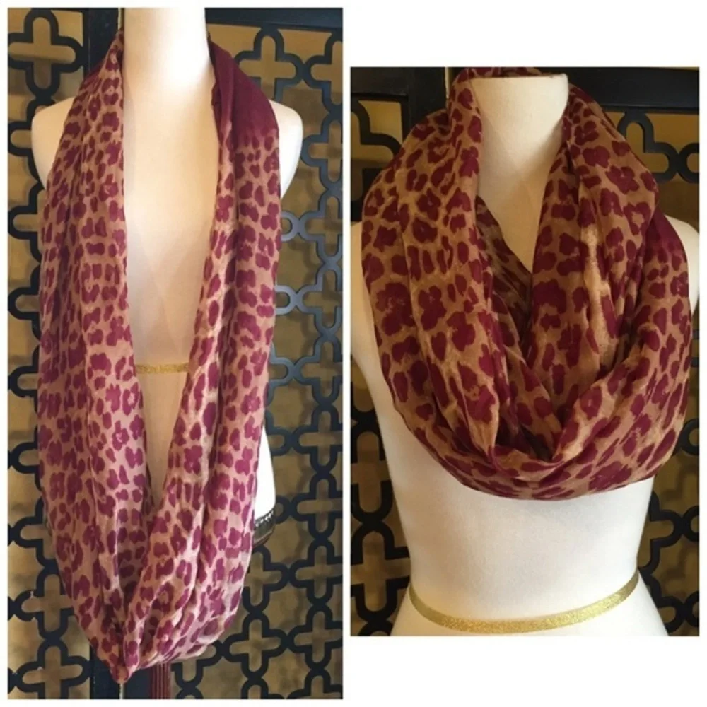 NWT BURGUNDY LEOPARD INFINITY SCARF‎